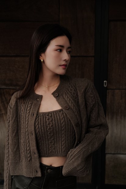 Low And Slow Knit Top 氣質麻花針織外套